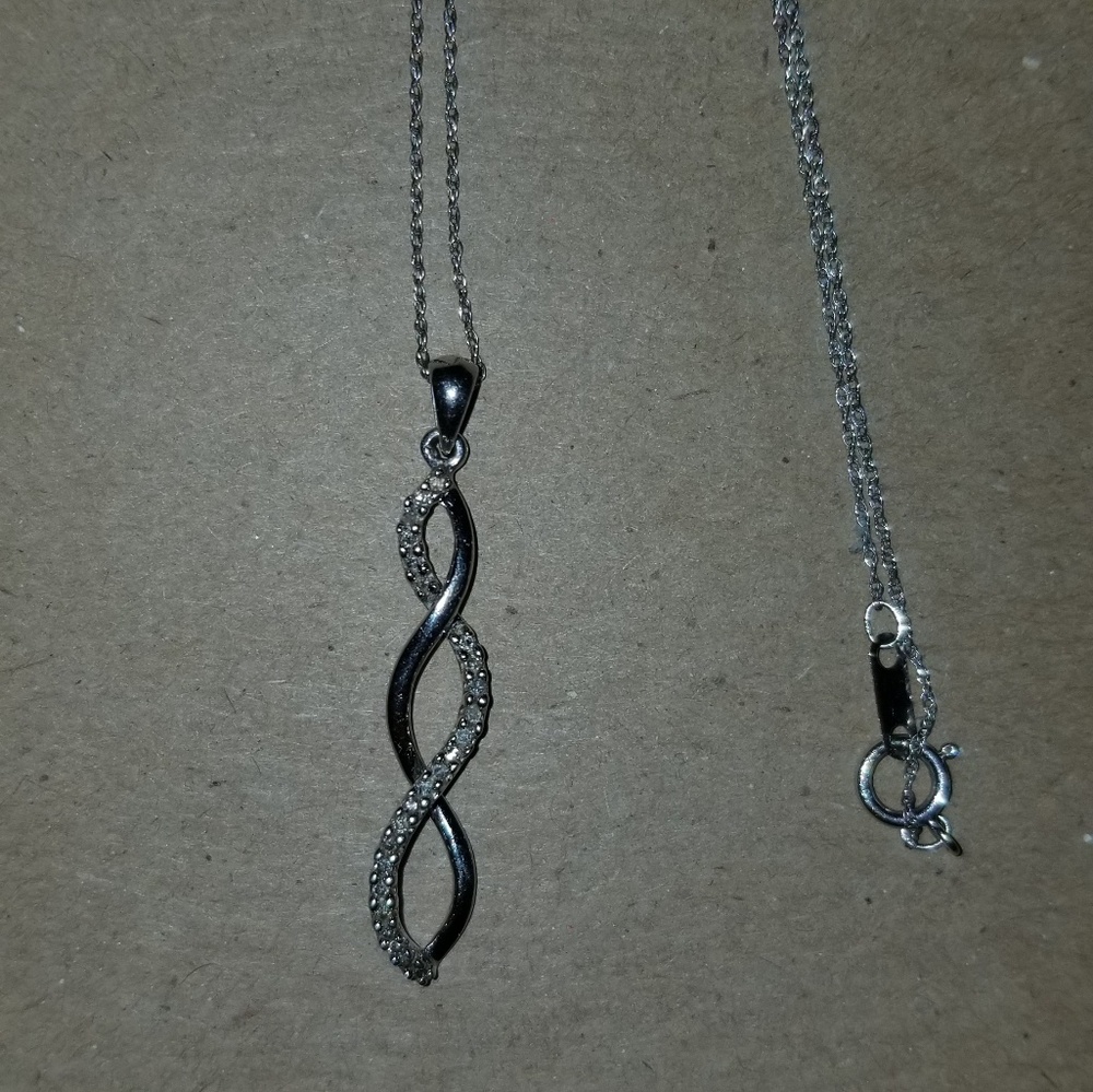 Gordon's twisted diamond necklace